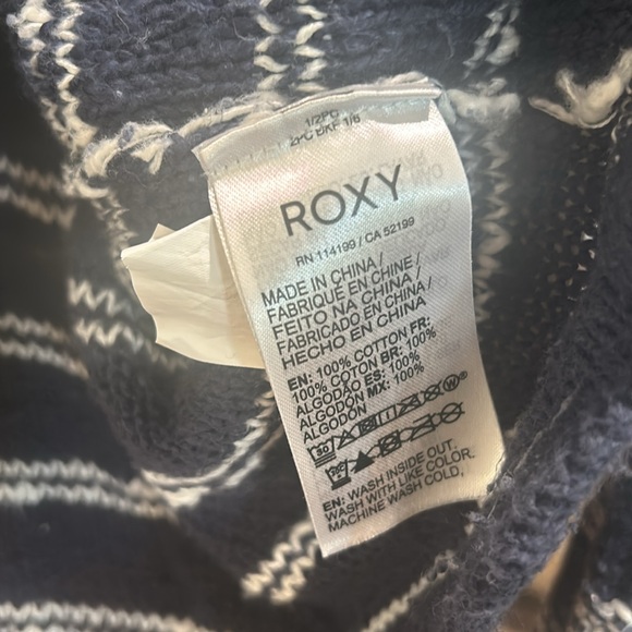 Roxy blue & white striped v neck hooded sweater. Bell sleeves size M - Picture 6 of 7
